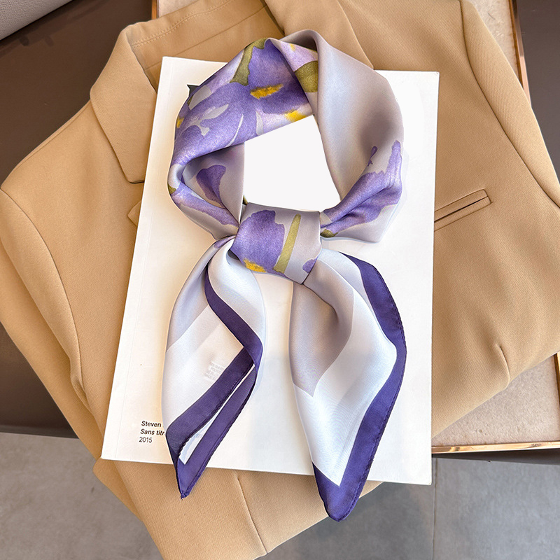 Foulard Quadrato di Lusso con  - Luxury Bags Casual recensione e prezzo