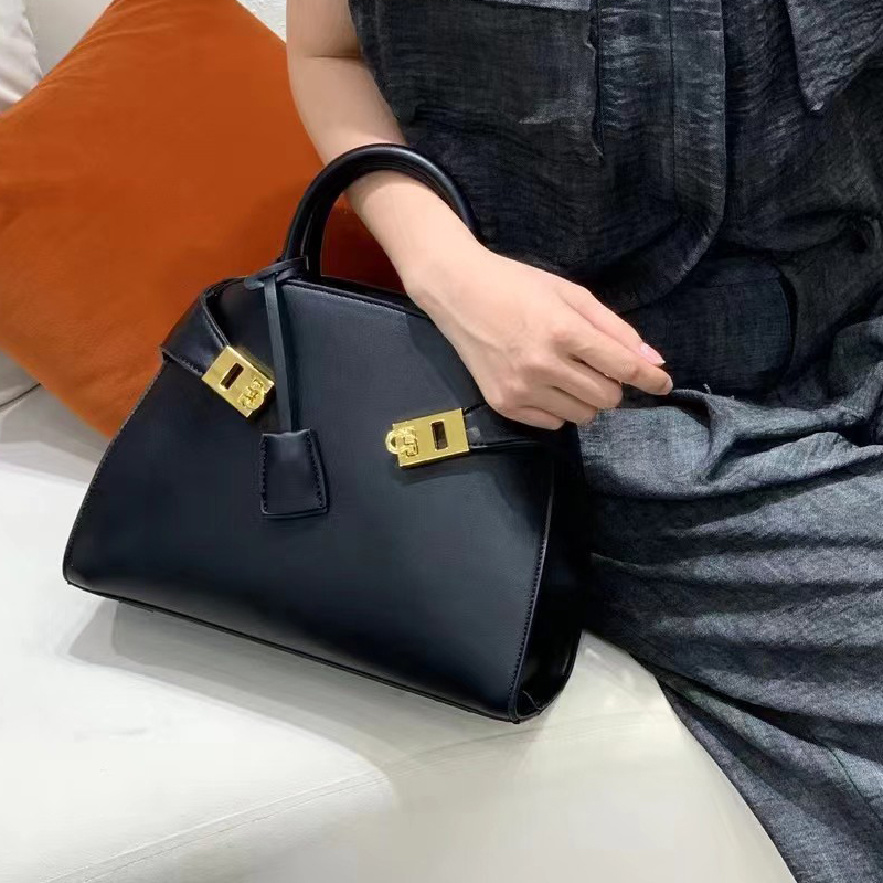 Borse a tracolla a conchiglia  - Luxury Bags On Sale recensione e prezzo